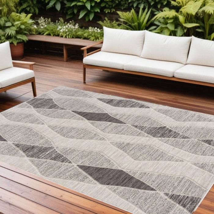 8' X 9' Geometric Indoor / Outdoor Area Rug - Gray