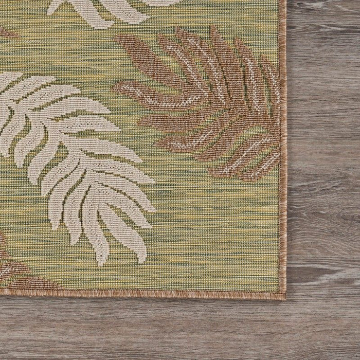 5' X 7' Indoor / Outdoor Area Rug - Green / Ivory