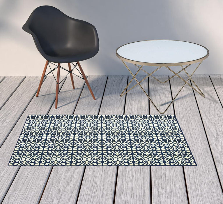 2' X 4' Geometric Stain Resistant Indoor & Outdoor Area Rug - Blue / Ivory