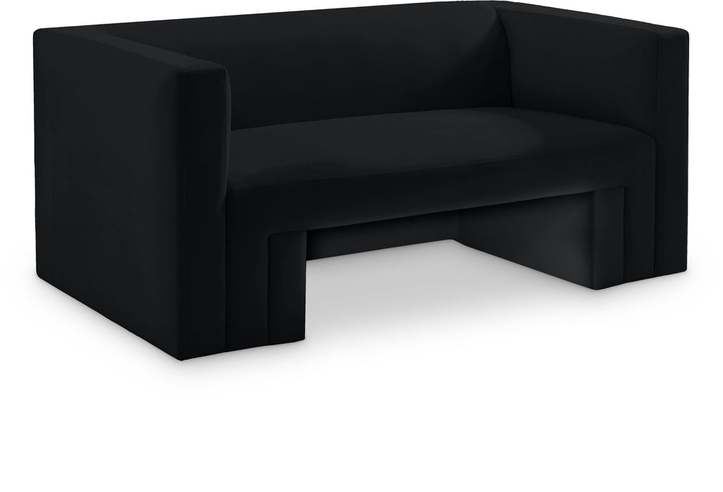 Henson - Loveseat Meridian Furniture