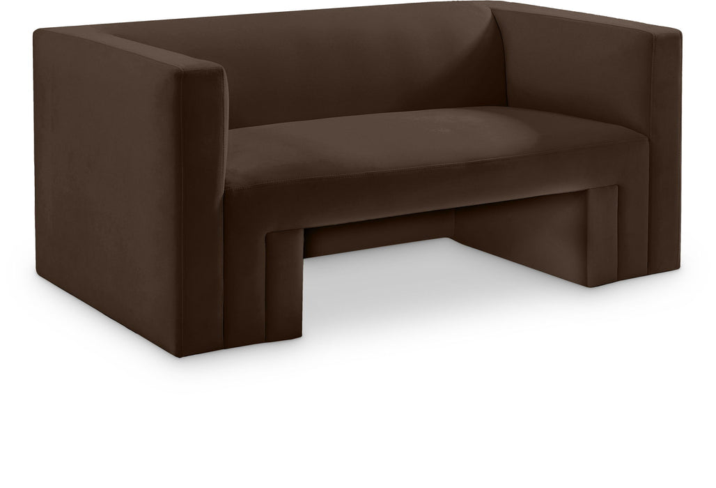 Henson - Loveseat Meridian Furniture