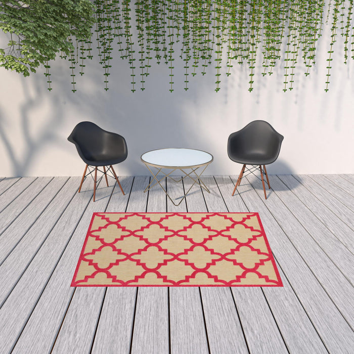 5' X 8' Geometric Stain Resistant Indoor / Outdoor Area Rug - Red