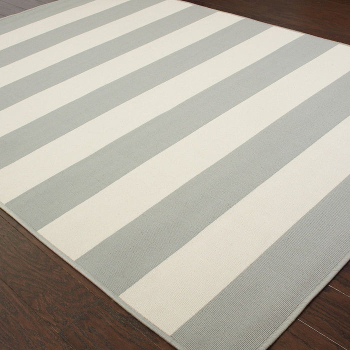 9' X 13' Geometric Stain Resistant Indoor & Outdoor Area Rug - Ivory / Gray