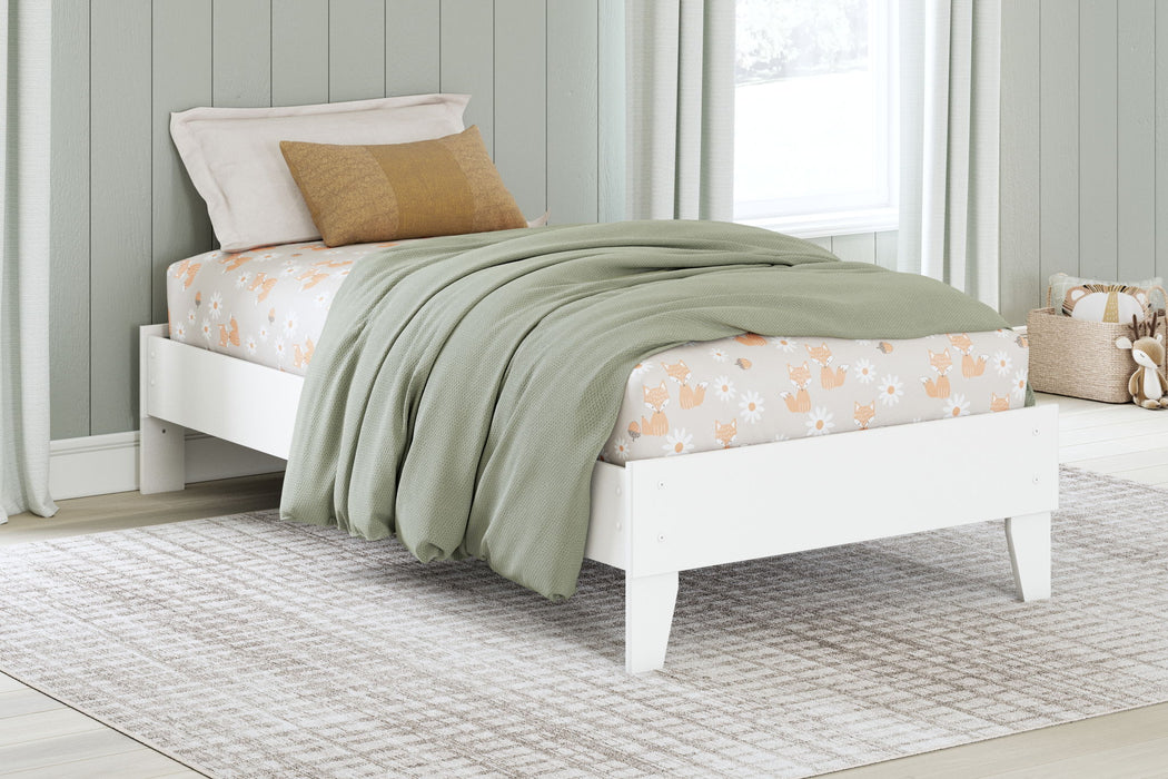 Hallityn - Platform Bed Signature Design by Ashley®