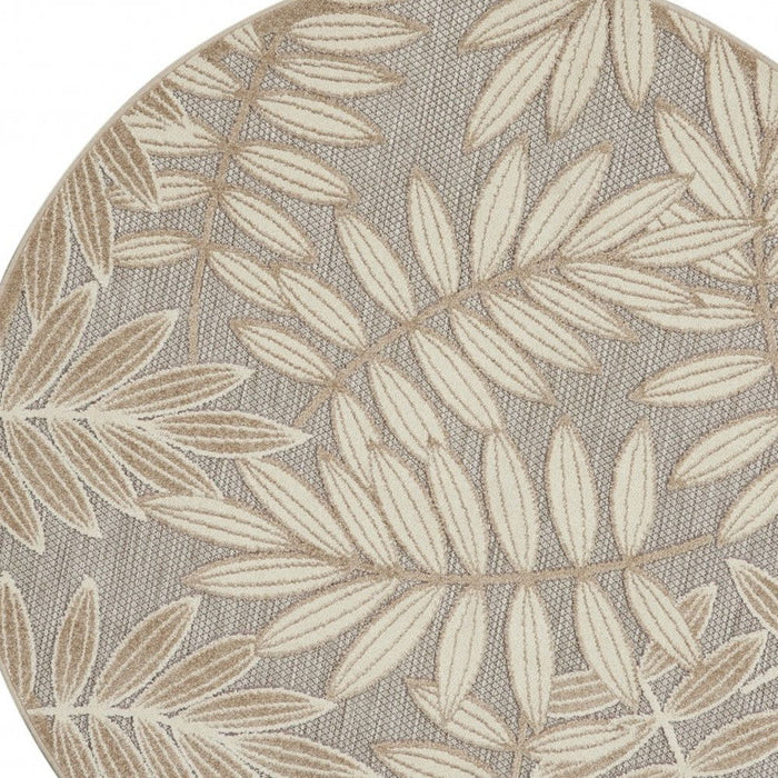 5' Round Round Floral Indoor / Outdoor Area Rug - Gray / Ivory