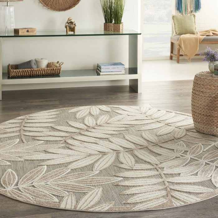 8' Round Round Floral Indoor / Outdoor Area Rug - Gray / Ivory