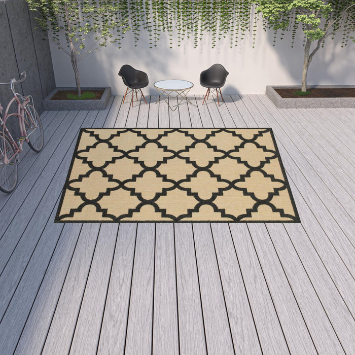 10' X 13' Geometric Stain Resistant Indoor / Outdoor Area Rug - Beige / Black