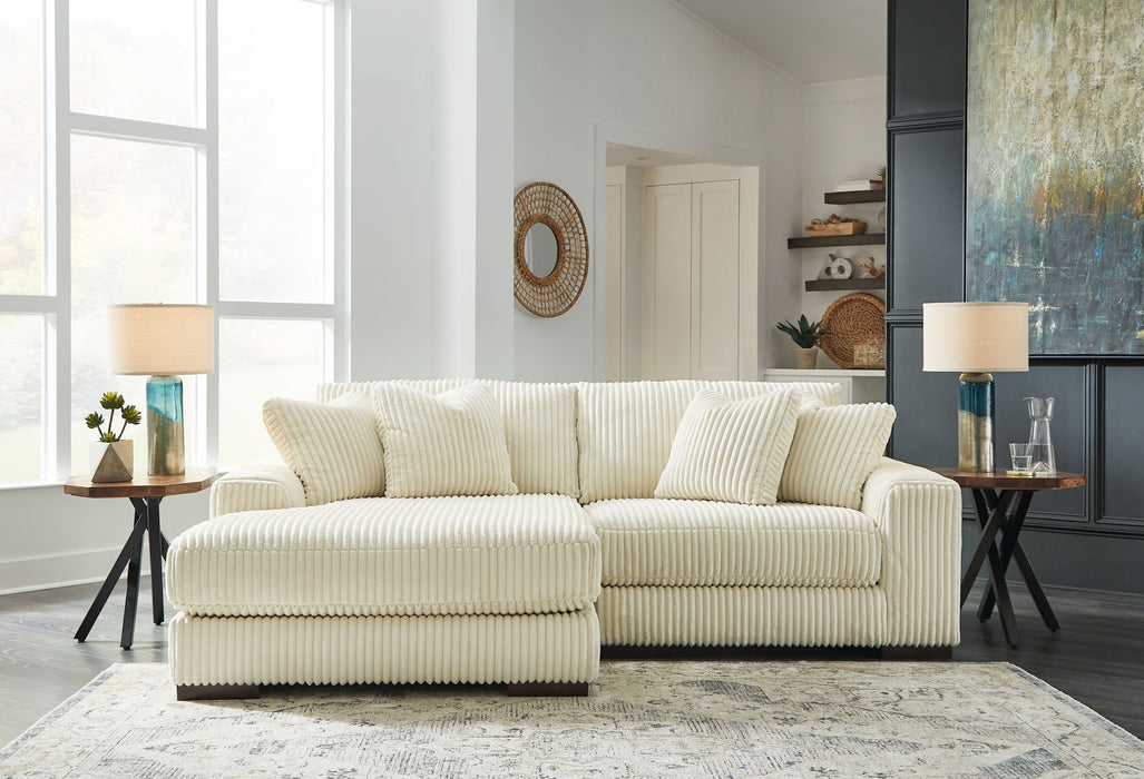Lindyn - Sectional Signature Design by Ashley®