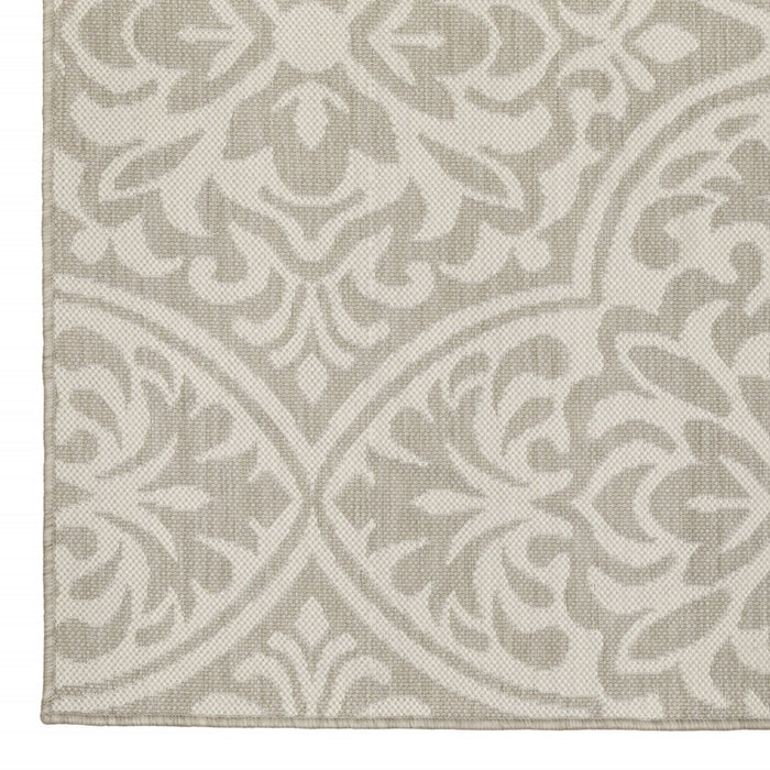 10' X 13' Floral Stain Resistant Indoor / Outdoor Area Rug - Gray / Ivory