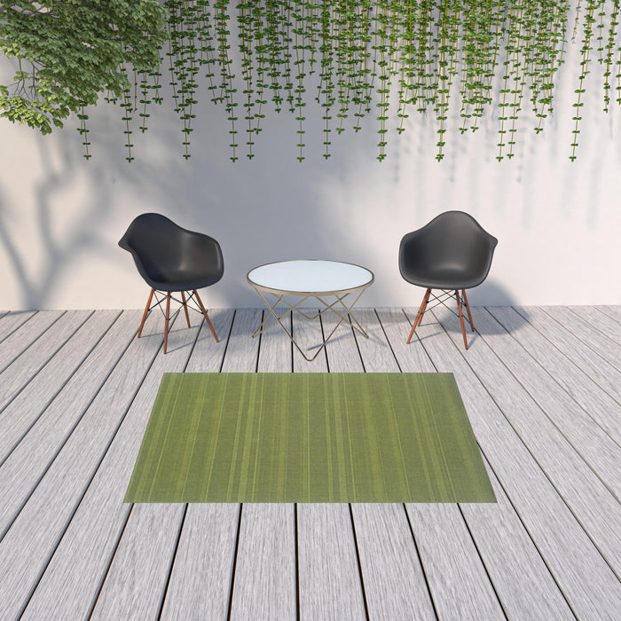 5' X 8' Stain Resistant Indoor / Outdoor Area Rug - Green