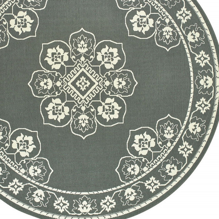 8' X 8' Round Oriental Stain Resistant Outdoor / Indoor Area Rug - Gray / Ivory