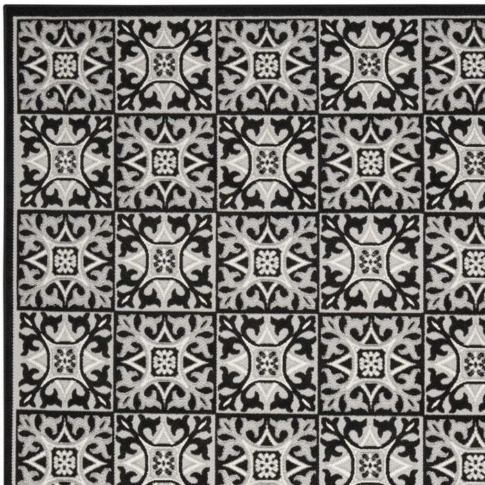 7' X 10' Fleur De Lis Stain Resistant Non Skid Area Rug - Black / White