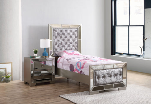 Stylish Contemporary Bed With Minimalist Design Glory Furniture