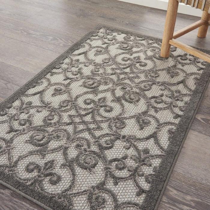 3' X 4' Floral Indoor / Outdoor Area Rug - Gray