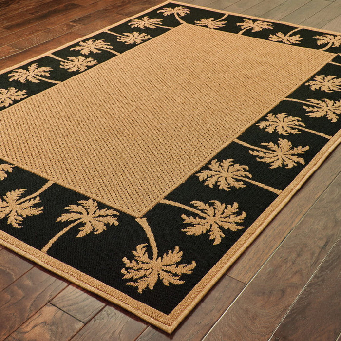 4' X 6' Stain Resistant Indoor / Outdoor Area Rug - Beige / Black