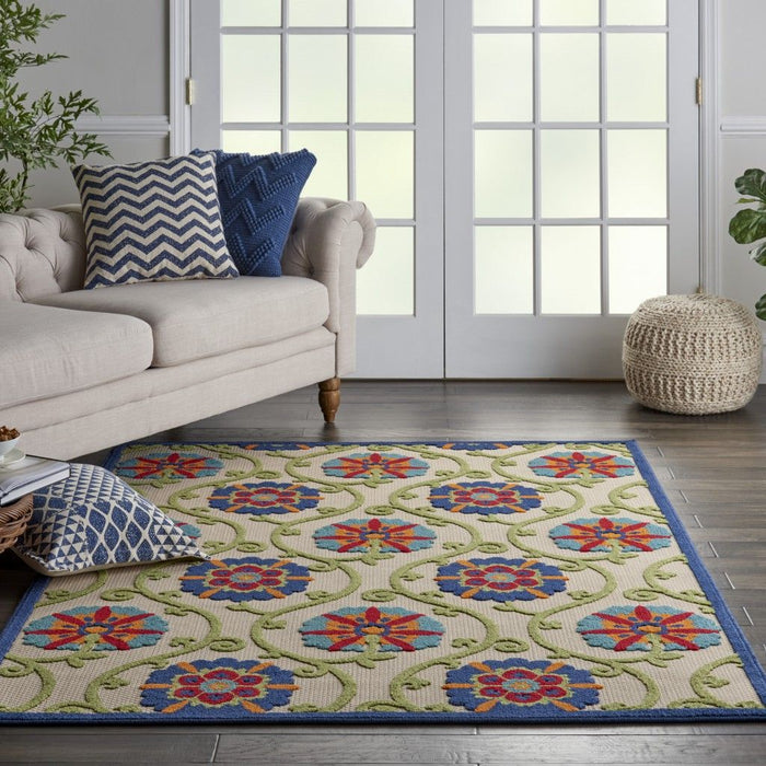 4' X 6' Floral Outdoor / Indoor Area Rug - Ivory / Blue