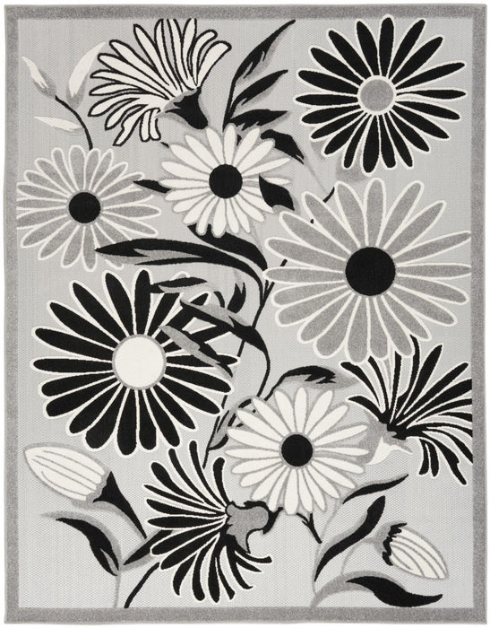 7' X 10' Floral Stain Resistant Non Skid Area Rug - Black / White