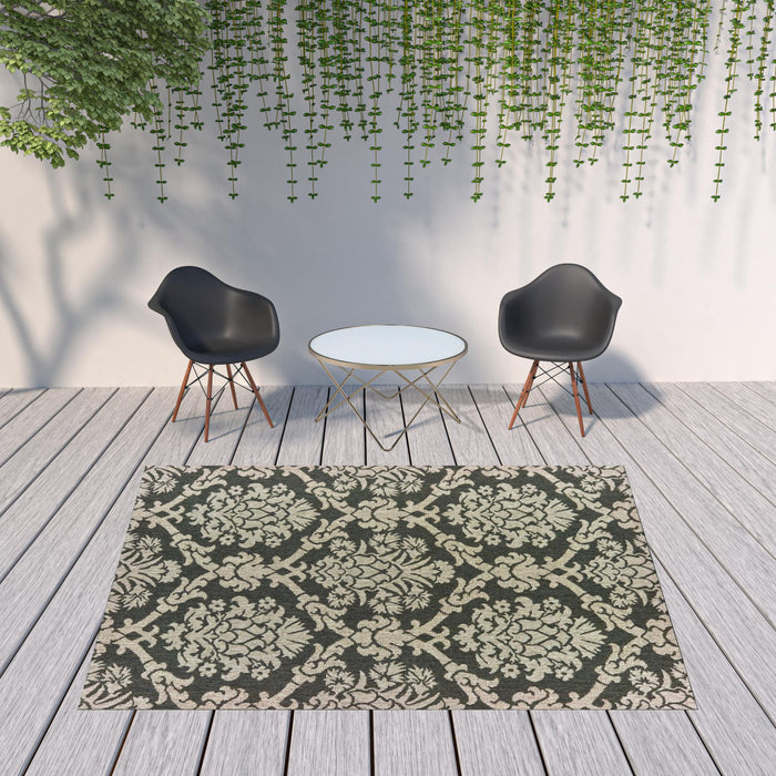 8' X 10' Floral Stain Resistant Indoor / Outdoor Area Rug - Gray