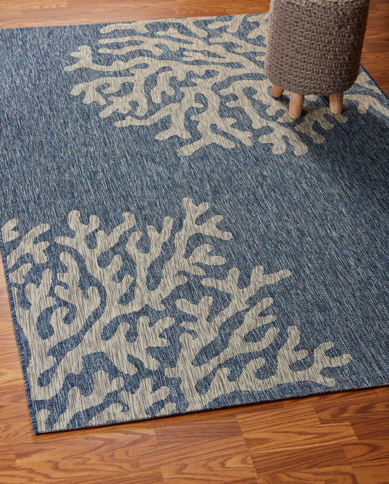 8' X 9' Indoor / Outdoor Area Rug - Blue / Gray