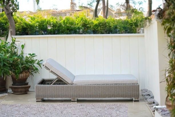 Chaise Lounge With Beige Cushion - Brown