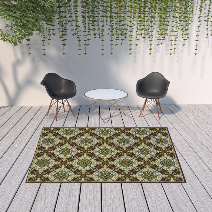 7' X 10' Floral Stain Resistant Indoor / Outdoor Area Rug - Brown / Ivory