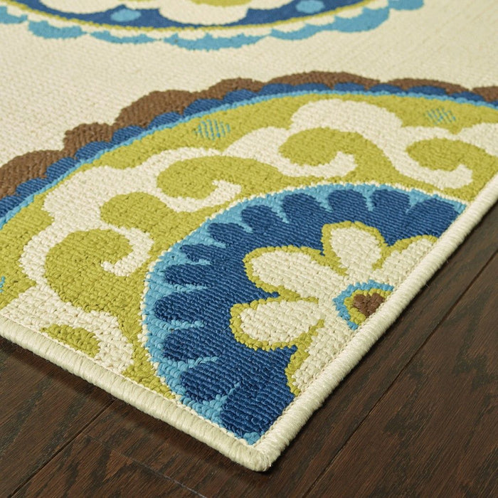 Floral Outdoor / Indoor Area Rug - Green / Ivory