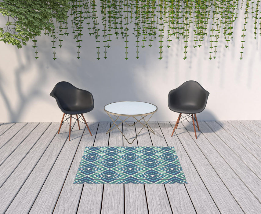 4' X 6' Geometric Stain Resistant Area Rug Indoor / Outdoor - Ivory / Blue