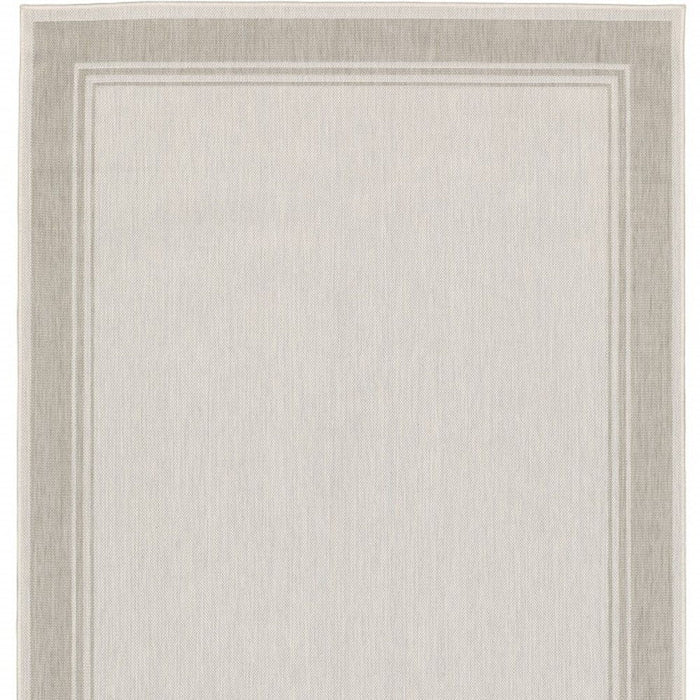 5' X 7' Outdoor / Indoor Area Rug - Gray / Ivory