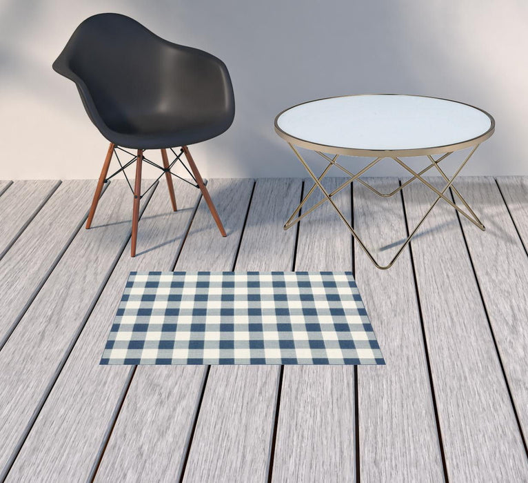 2' X 3' Geometric Stain Resistant Outdoor & Indoor Area Rug - Blue / Ivory