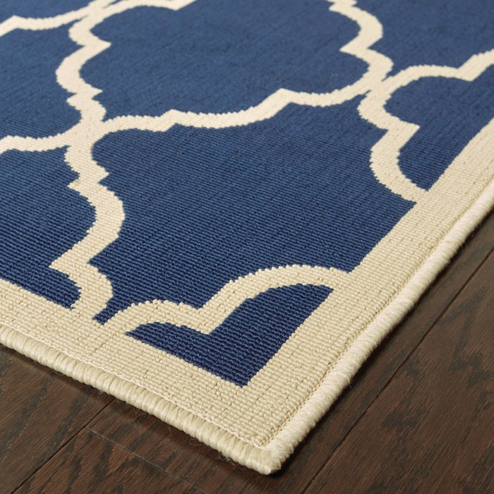 Indoor / Outdoor Area Rug - Blue / Ivory