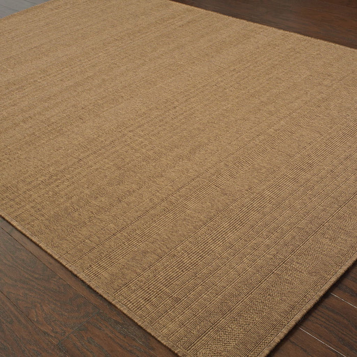 6' X 9' Stain Resistant Indoor / Outdoor Area Rug - Tan