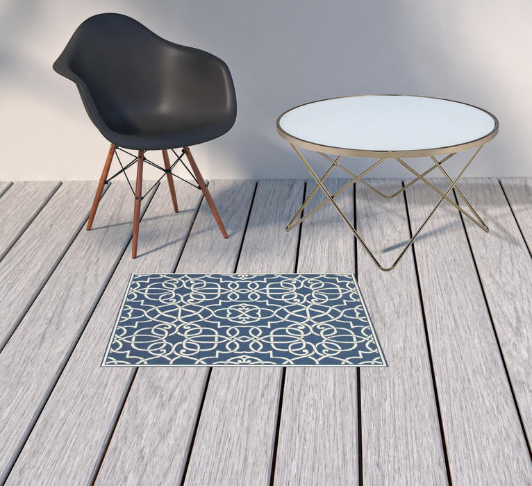 2' X 3' Geometric Stain Resistant Outdoor / Indoor Area Rug - Blue / Ivory