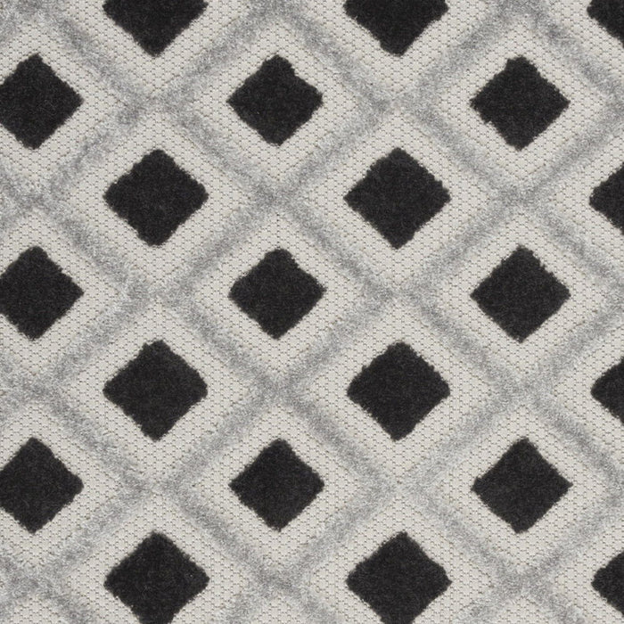 3' X 4' Gingham Non Skid Indoor / Outdoor Area Rug - Black / White