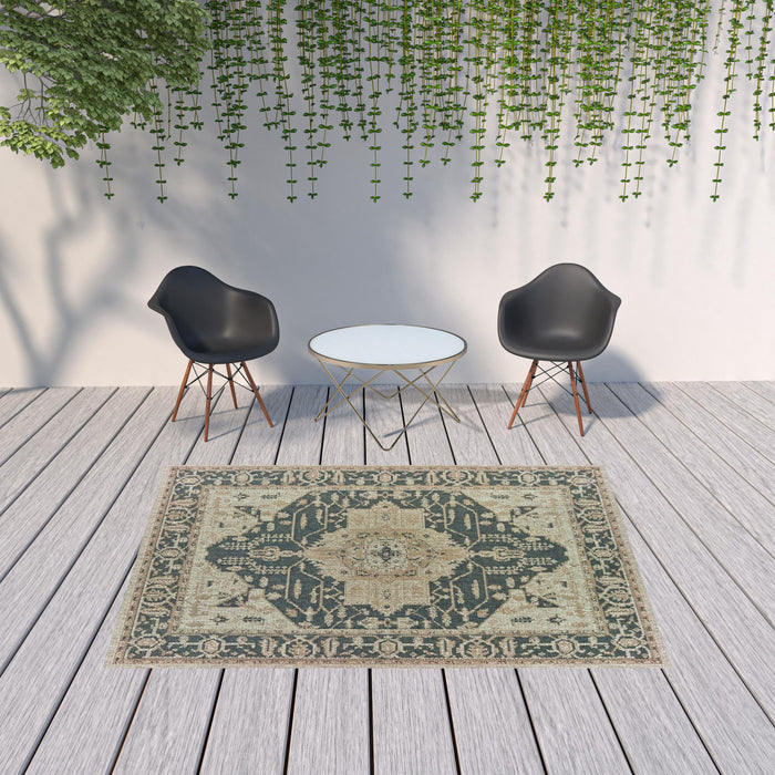 7' X 9' Oriental Stain Resistant Indoor / Outdoor Area Rug - Gray