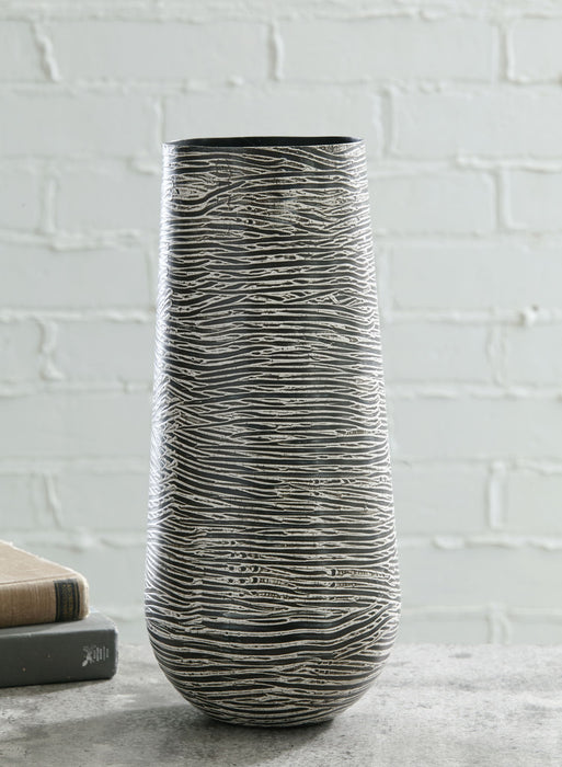 Fynn - Vase - Antique Gray Signature Design by Ashley®