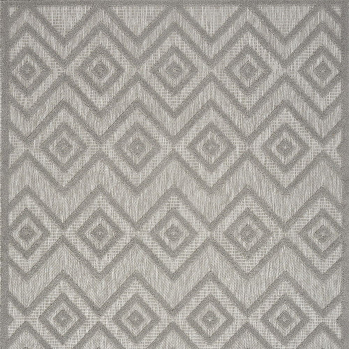 4' X 6' Argyle Indoor / Outdoor Area Rug - Silver Gray