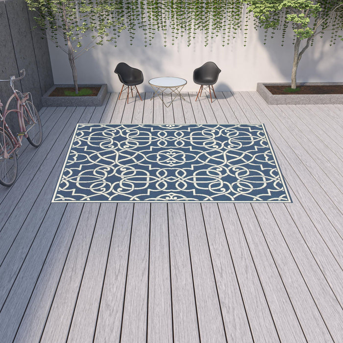 9' X 13' Geometric Stain Resistant Outdoor & Indoor Area Rug - Blue / Ivory