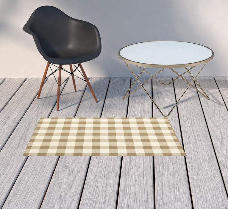 2' X 4' Geometric Stain Resistant Indoor / Outdoor Area Rug - Gray / Ivory