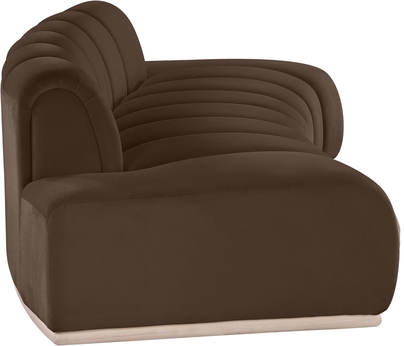 Jace - Sofa Meridian Furniture