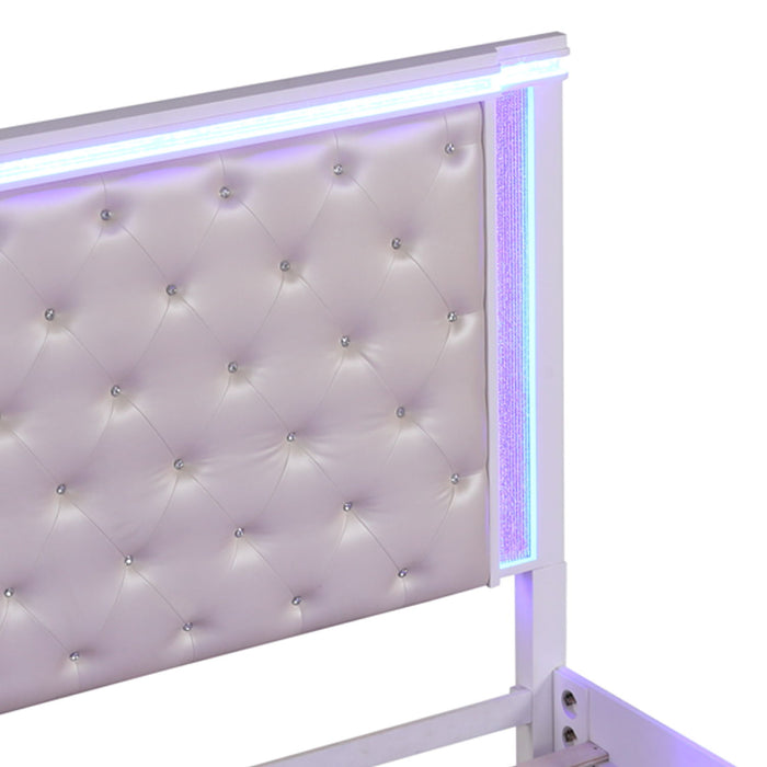 Opium - King Size Tufted Bed - White Matrix Furniture Group