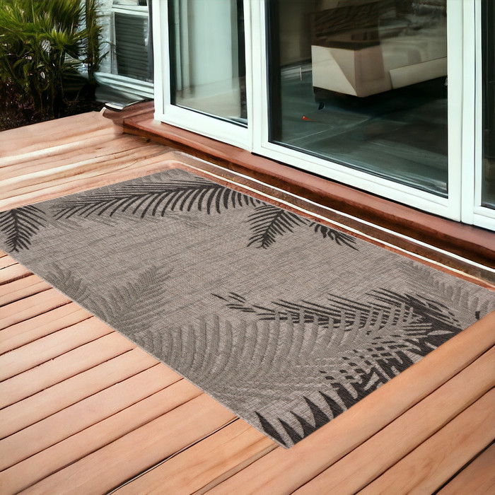 3' X 5' Palm Leaf Stain Resistant Indoor / Outdoor Area Rug - Black / Taupe