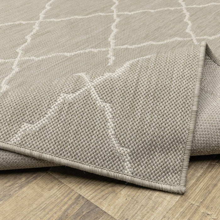 Indoor & Outdoor Area Rug - Gray / Ivory