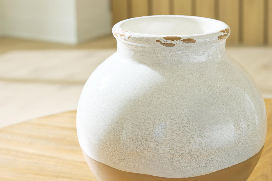 Vercott - Vase Signature Design by Ashley®