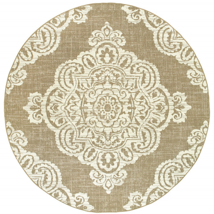 8' X 8' Round Oriental Stain Resistant Indoor / Outdoor Area Rug - Tan