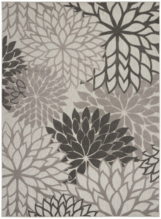 7' X 10' Floral Indoor / Outdoor Area Rug - Gray