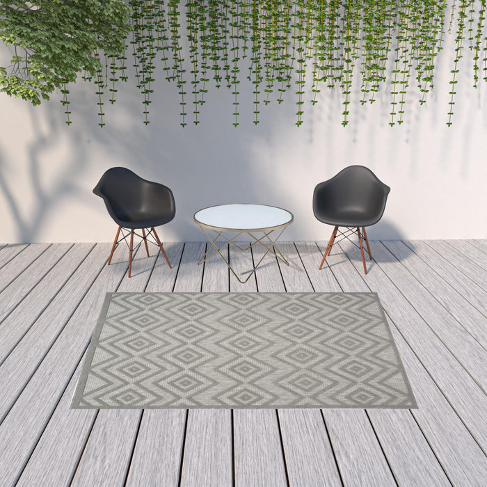 6' X 9' Argyle Indoor / Outdoor Area Rug - Silver Gray