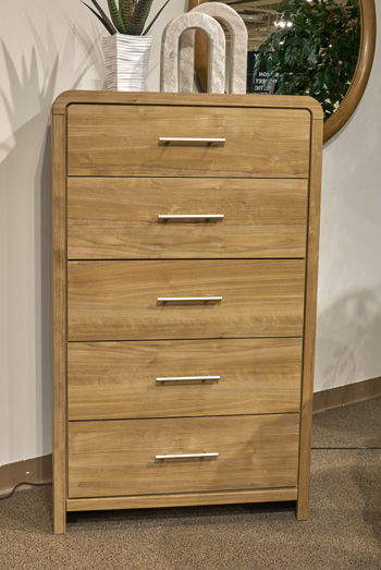 Gramburg - Five Drawer Chest - Warm Natural Brown Signature Design by Ashley®