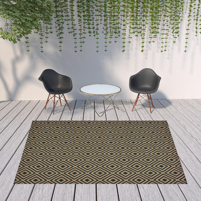 8' X 11' Geometric Stain Resistant Indoor / Outdoor Area Rug - Black / Tan