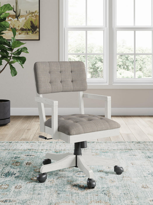 Robbinsdale - Home Office Desk Chair - Antique White Signature Design by Ashley®
