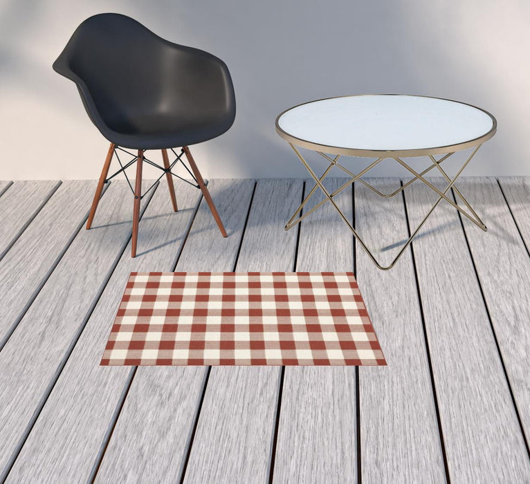 2' X 3' Geometric Stain Resistant Indoor / Outdoor Area Rug - Red / Ivory